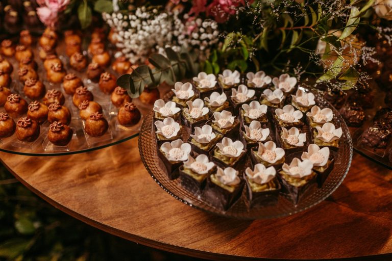 Gourmet Cruises Showcasing Regional Delicacies Onboard