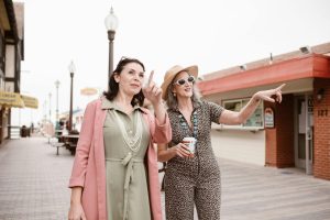 Peer-to-peer clothing swaps rise in urban hotspots