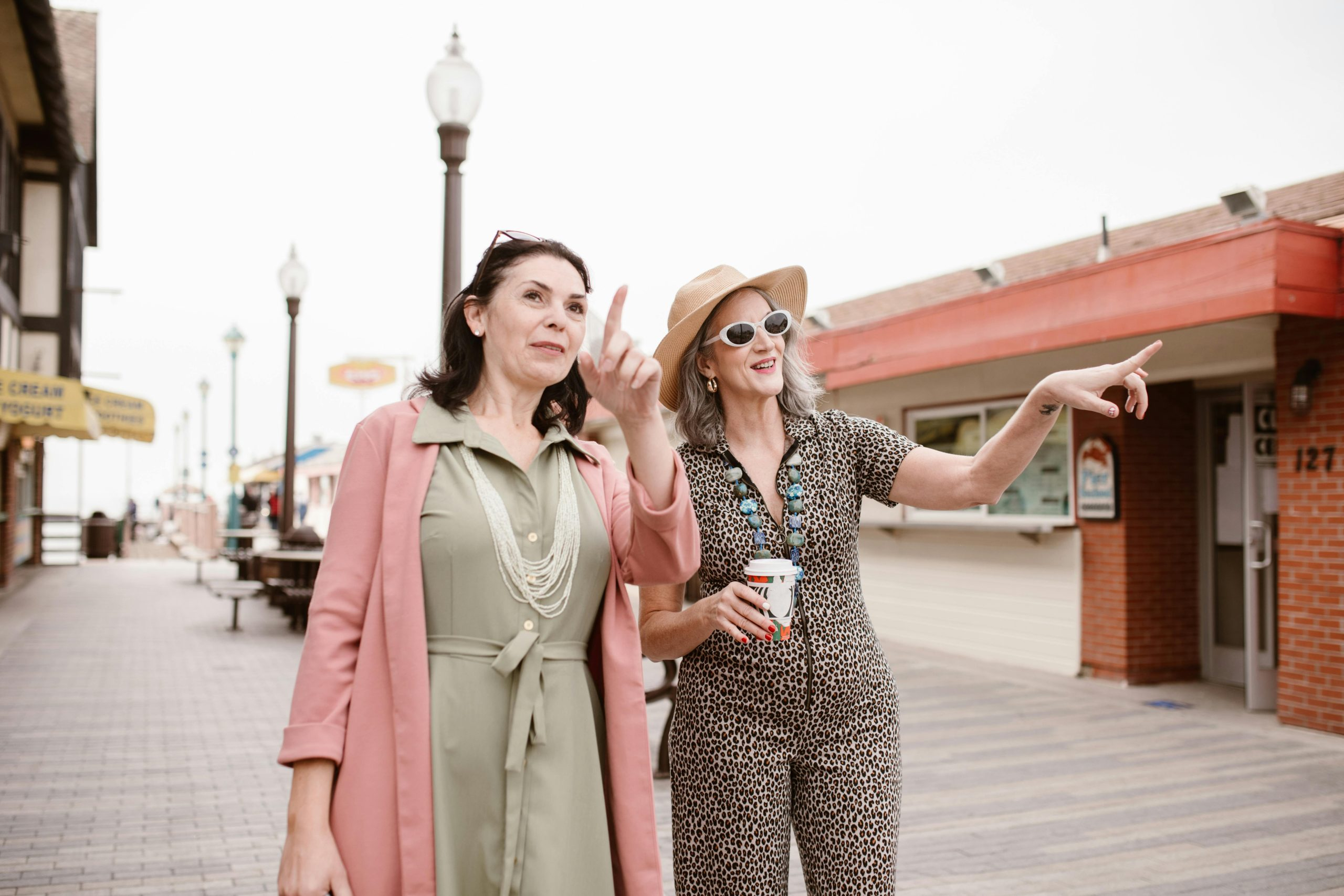 Peer-to-peer clothing swaps rise in urban hotspots