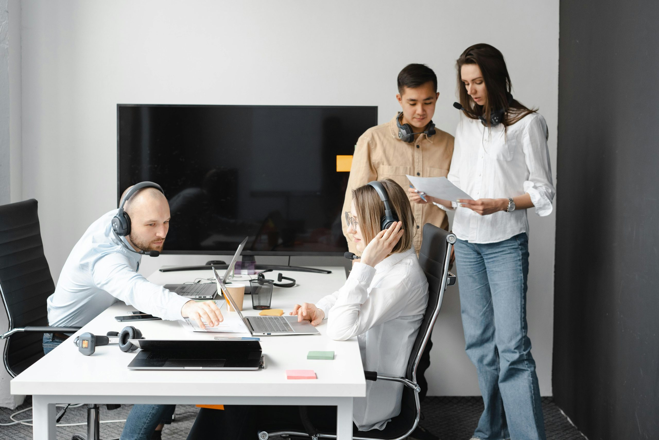 Compact Document Scanners Syncing to Cloud Services Automatically