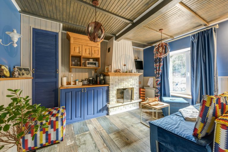 The Revival of Vintage Styles in Modern Wardrobes