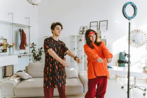 Home up-cycling tutorials trend across social media