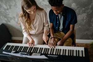 Using Music and Art to Strengthen Student Memory